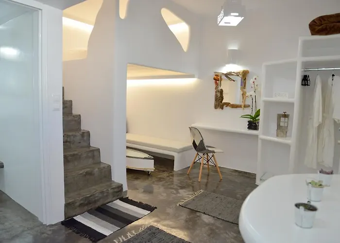 Moschoula * Adamantas (Milos)