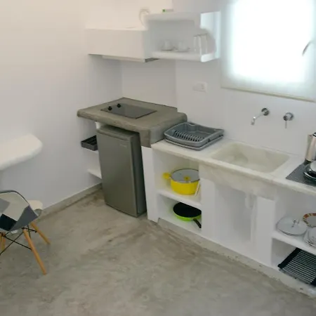 Moschoula Apartamento Adamantas (Milos)