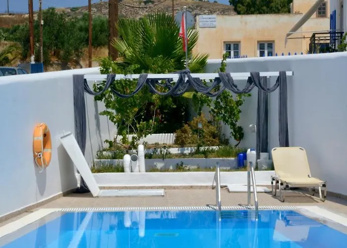 Moschoula * Adamantas (Milos)